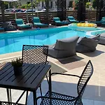 Sea Pearl Luxury Апартаменты Неа-Врасна